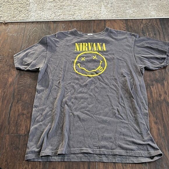 VTG 2003 Anvil Nirvana band tee size L Grey and Yellow T-shirt in GUC - Picture 1 of 6